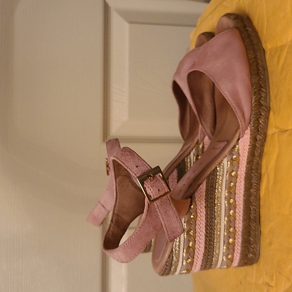 Paloma Barcelo Wedges - Picture 4 of 8